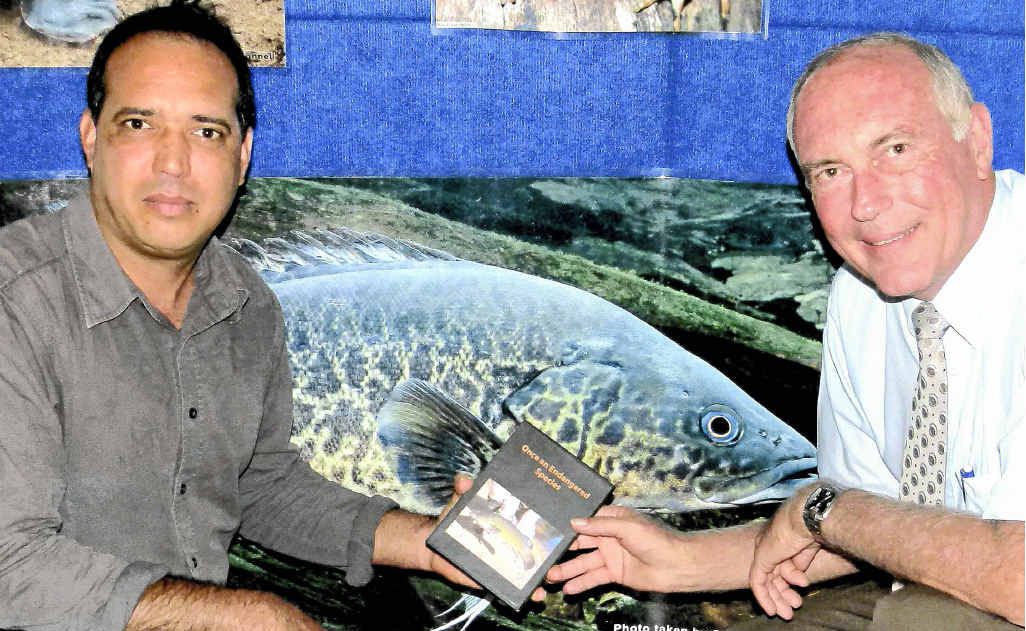 Federal member Warren Truss launches Luke Barrowcliffe’s Mary River Cod DVD. Federal member Warren Truss launches Luke Barrowcliffe’s Mary River Cod DVD.